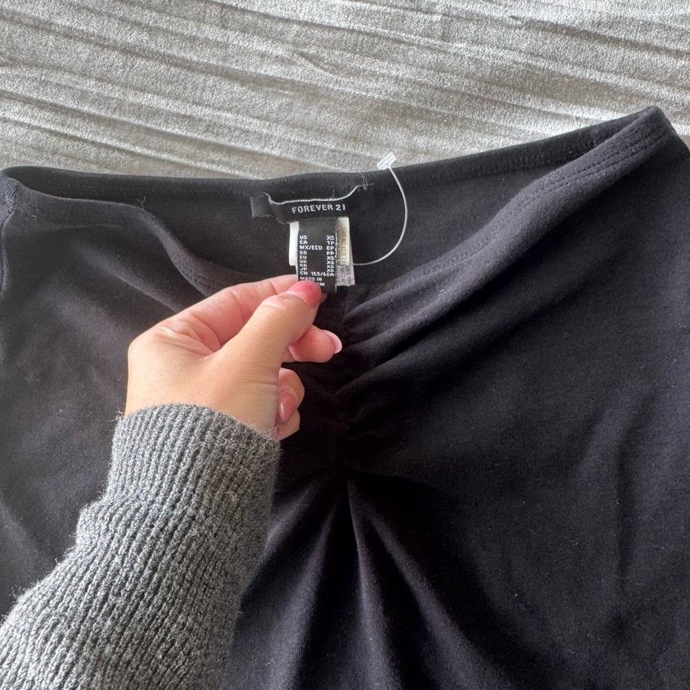 Forever 21 Classic Black Pencil Skirt